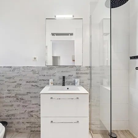 Apartmán Renting - Grimaldi - Golden Square Location Fully Equiped