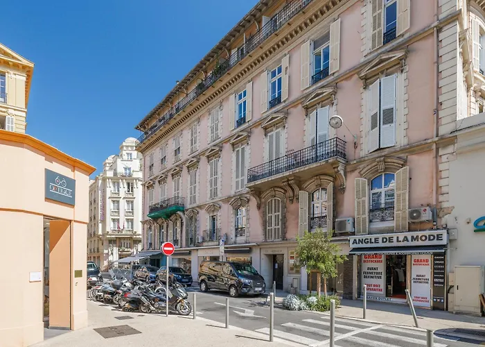 Renting - Grimaldi - Golden Square Location Fully Equiped Nice